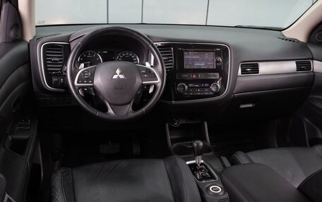 Mitsubishi Outlander III рестайлинг 3, 2012 год, 1 499 000 рублей, 6 фотография