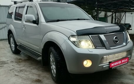 Nissan Pathfinder, 2011 год, 1 550 000 рублей, 2 фотография