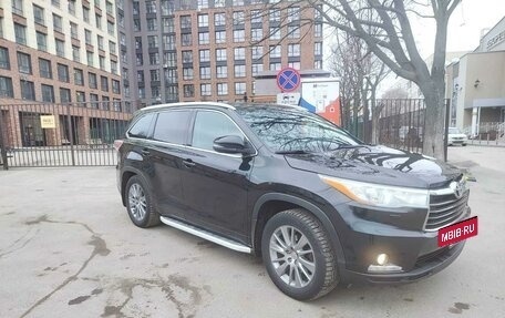 Toyota Highlander III, 2014 год, 2 700 000 рублей, 2 фотография