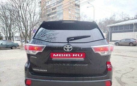 Toyota Highlander III, 2014 год, 2 700 000 рублей, 7 фотография