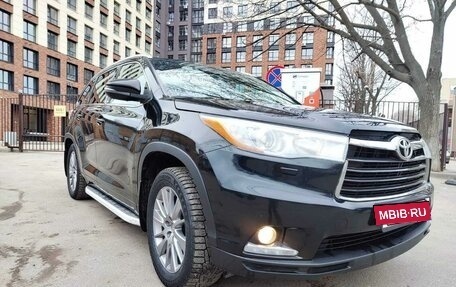 Toyota Highlander III, 2014 год, 2 700 000 рублей, 3 фотография