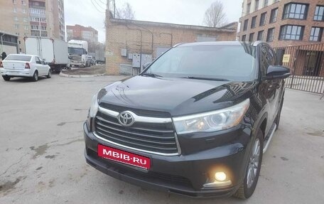 Toyota Highlander III, 2014 год, 2 700 000 рублей, 8 фотография