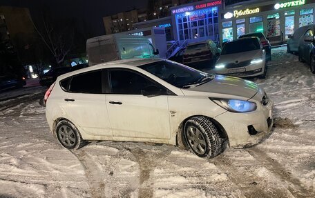 Hyundai Solaris II рестайлинг, 2013 год, 580 000 рублей, 2 фотография