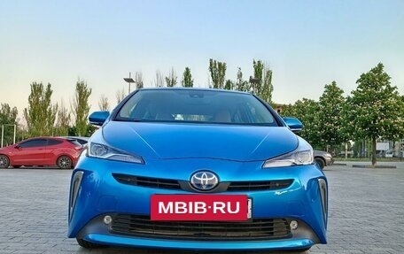 Toyota Prius IV XW50, 2019 год, 2 500 000 рублей, 4 фотография