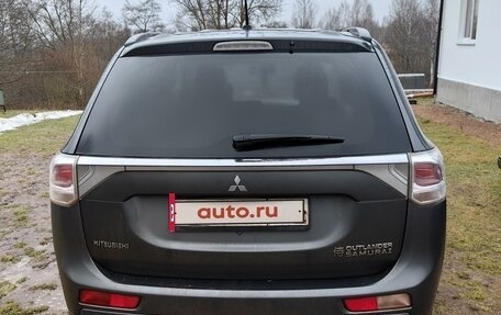 Mitsubishi Outlander III рестайлинг 3, 2013 год, 2 050 000 рублей, 2 фотография