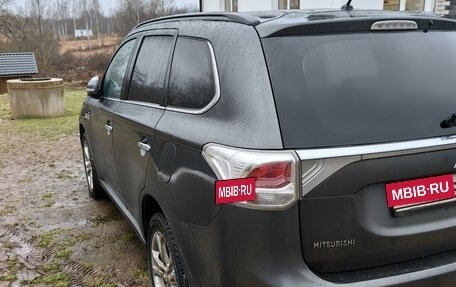 Mitsubishi Outlander III рестайлинг 3, 2013 год, 2 050 000 рублей, 3 фотография