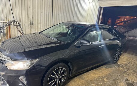 Toyota Camry, 2017 год, 2 550 000 рублей, 4 фотография