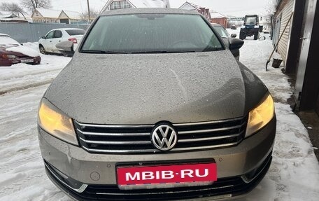 Volkswagen Passat B7, 2011 год, 890 000 рублей, 1 фотография