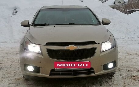 Chevrolet Cruze II, 2011 год, 750 000 рублей, 4 фотография