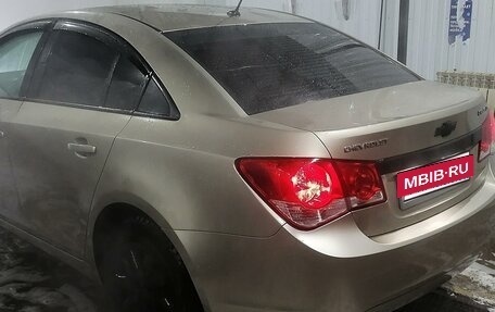 Chevrolet Cruze II, 2011 год, 750 000 рублей, 10 фотография