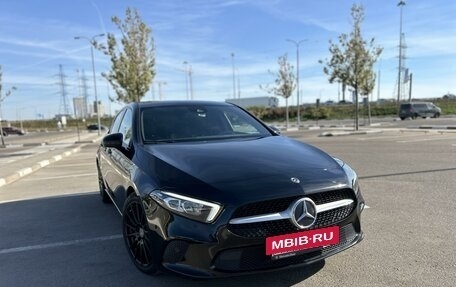 Mercedes-Benz A-Класс, 2018 год, 2 300 000 рублей, 11 фотография