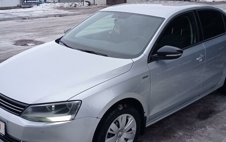 Volkswagen Jetta VI, 2013 год, 995 000 рублей, 4 фотография