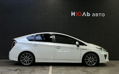 Toyota Prius, 2012 год, 1 625 000 рублей, 4 фотография