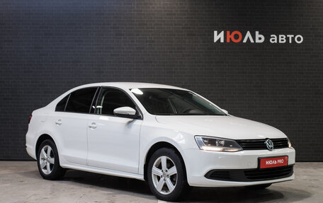 Volkswagen Jetta VI, 2013 год, 1 142 000 рублей, 3 фотография