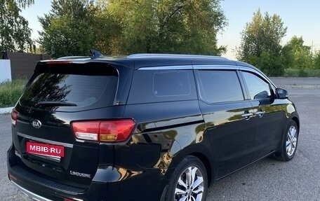 KIA Carnival III, 2017 год, 2 850 000 рублей, 3 фотография