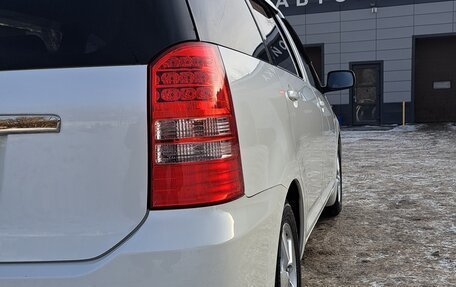 Toyota Wish II, 2003 год, 1 000 000 рублей, 28 фотография