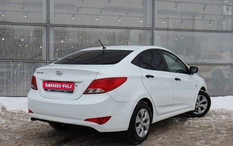 Hyundai Solaris II рестайлинг, 2015 год, 800 000 рублей, 3 фотография