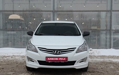 Hyundai Solaris II рестайлинг, 2015 год, 800 000 рублей, 2 фотография