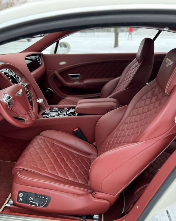 Bentley Continental GT II рестайлинг, 2017 год, 9 500 000 рублей, 26 фотография