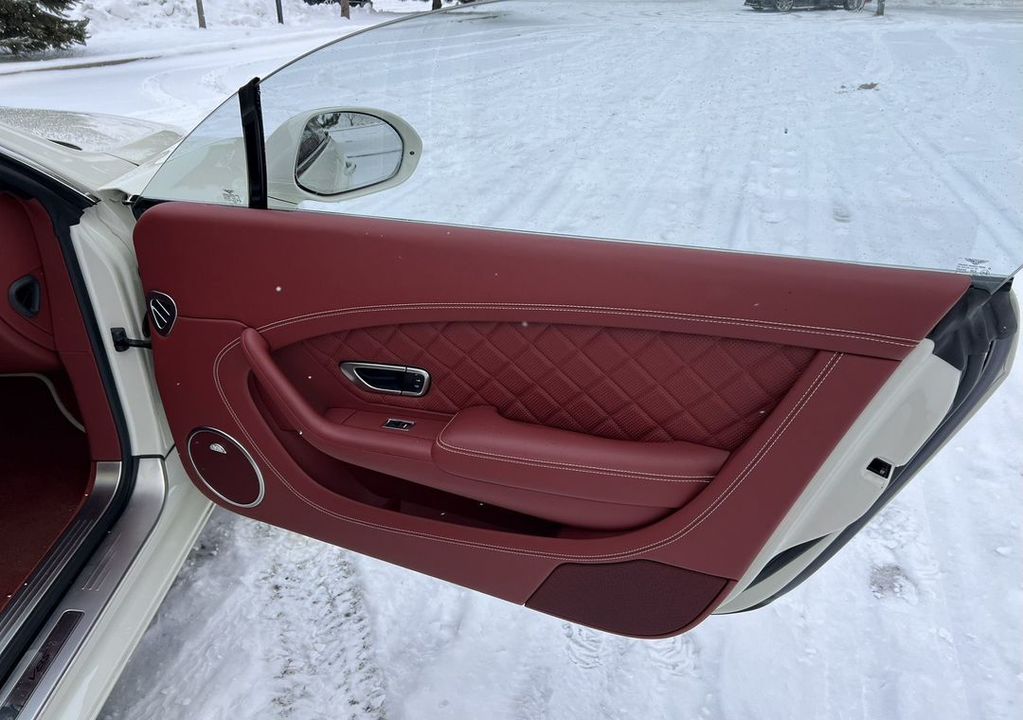 Bentley Continental GT II рестайлинг, 2017 год, 9 500 000 рублей, 29 фотография