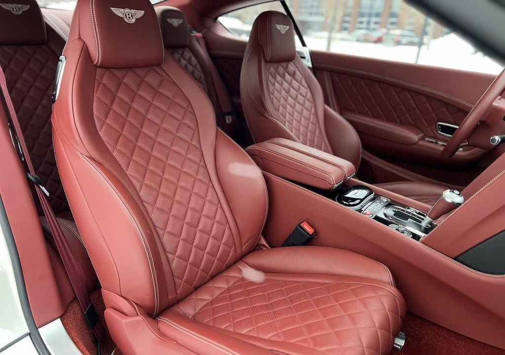 Bentley Continental GT II рестайлинг, 2017 год, 9 500 000 рублей, 28 фотография