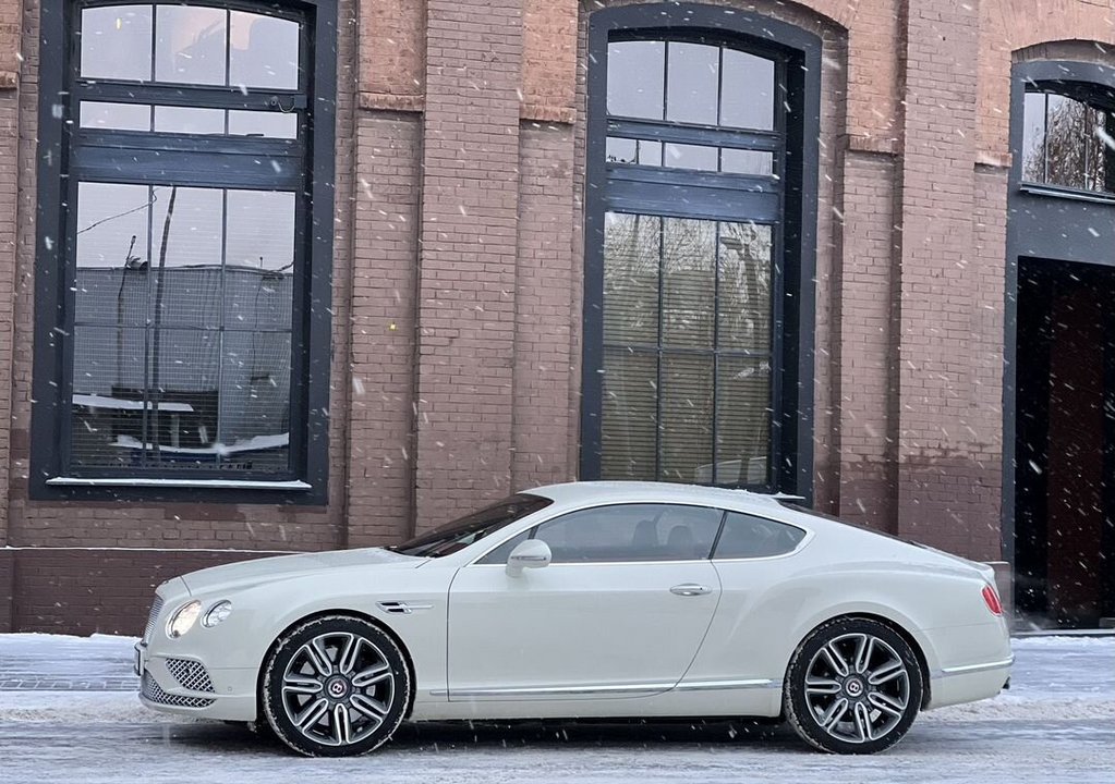 Bentley Continental GT II рестайлинг, 2017 год, 9 500 000 рублей, 23 фотография