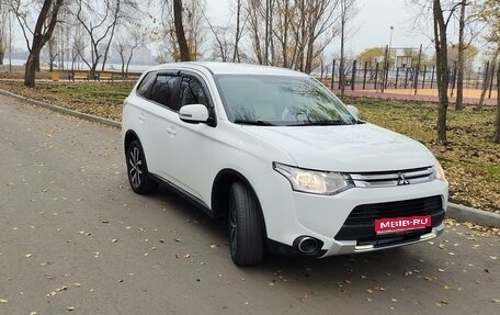 Mitsubishi Outlander III рестайлинг 3, 2014 год, 1 629 000 рублей, 1 фотография