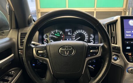 Toyota Land Cruiser 200, 2018 год, 6 800 000 рублей, 17 фотография