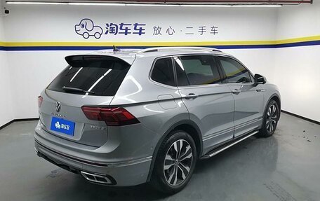 Volkswagen Tiguan II, 2022 год, 3 300 000 рублей, 12 фотография