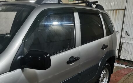 Chevrolet Niva I рестайлинг, 2010 год, 555 000 рублей, 9 фотография