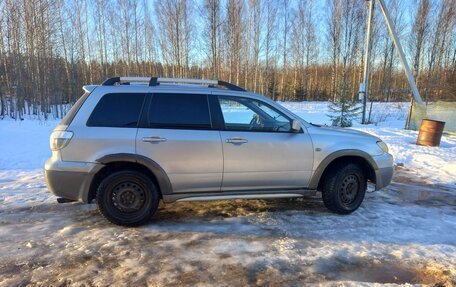 Mitsubishi Outlander III рестайлинг 3, 2005 год, 450 000 рублей, 26 фотография