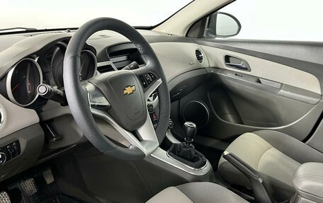 Chevrolet Cruze II, 2010 год, 819 000 рублей, 11 фотография