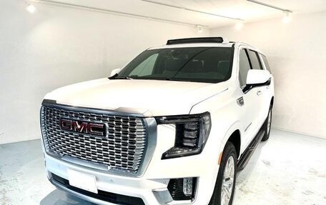 GMC Yukon IV, 2022 год, 15 360 000 рублей, 2 фотография