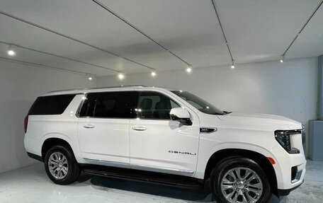 GMC Yukon IV, 2022 год, 15 360 000 рублей, 3 фотография