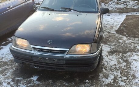 Opel Omega A, 1991 год, 130 000 рублей, 1 фотография