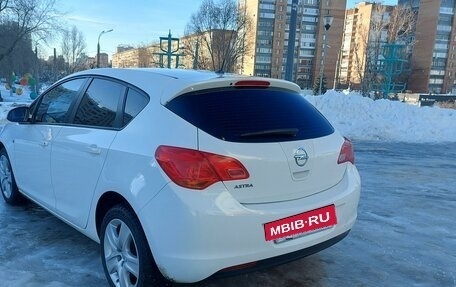 Opel Astra J, 2012 год, 999 000 рублей, 2 фотография