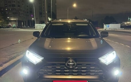 Toyota RAV4, 2021 год, 3 600 000 рублей, 5 фотография