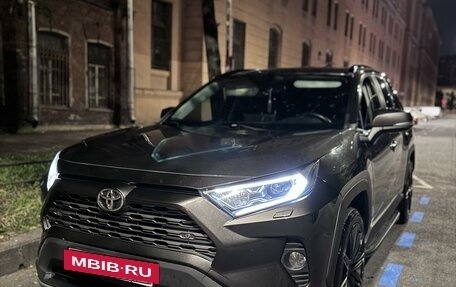 Toyota RAV4, 2021 год, 3 600 000 рублей, 4 фотография