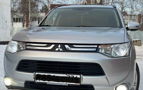 Mitsubishi Outlander III рестайлинг 3, 2012 год, 1 590 000 рублей, 1 фотография