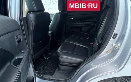 Mitsubishi Outlander III рестайлинг 3, 2012 год, 1 590 000 рублей, 7 фотография