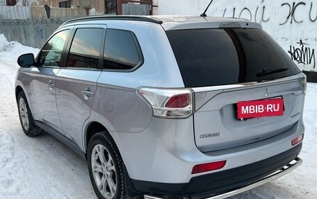 Mitsubishi Outlander III рестайлинг 3, 2012 год, 1 590 000 рублей, 6 фотография