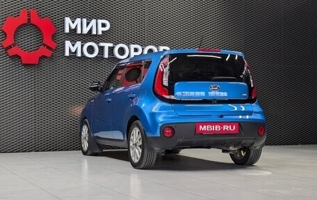 KIA Soul II рестайлинг, 2019 год, 1 800 000 рублей, 8 фотография