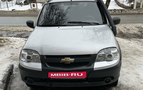 Chevrolet Niva I рестайлинг, 2013 год, 675 000 рублей, 2 фотография