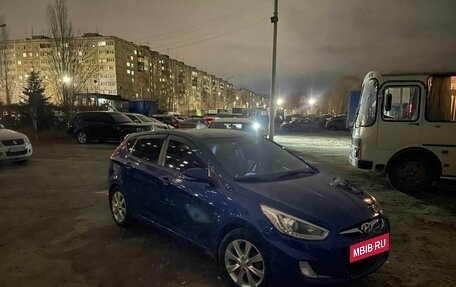 Hyundai Solaris II рестайлинг, 2013 год, 1 200 000 рублей, 2 фотография