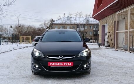 Opel Astra J, 2013 год, 890 000 рублей, 2 фотография