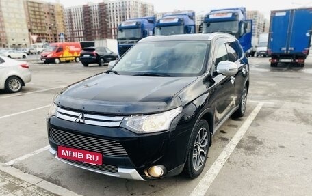 Mitsubishi Outlander III рестайлинг 3, 2014 год, 2 100 000 рублей, 1 фотография