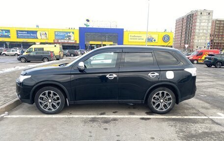 Mitsubishi Outlander III рестайлинг 3, 2014 год, 2 100 000 рублей, 5 фотография