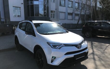 Toyota RAV4, 2019 год, 3 400 000 рублей, 2 фотография