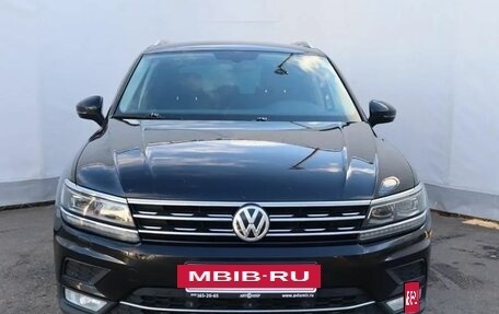 Volkswagen Tiguan II, 2017 год, 2 489 000 рублей, 2 фотография