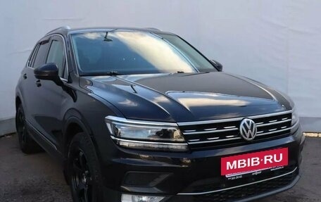 Volkswagen Tiguan II, 2017 год, 2 489 000 рублей, 3 фотография